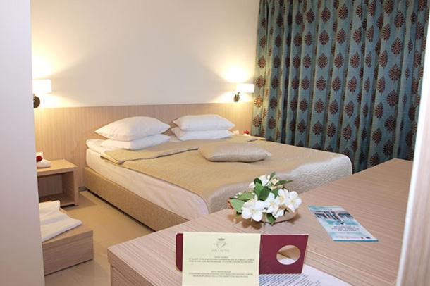 Hotel Sara Neptun Dış mekan fotoğraf