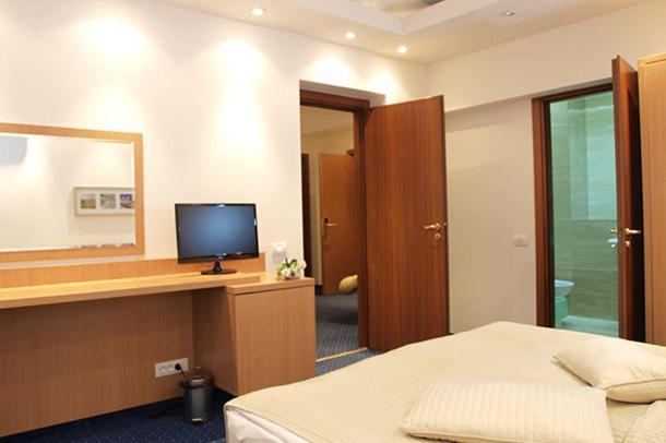 Hotel Sara Neptun Dış mekan fotoğraf