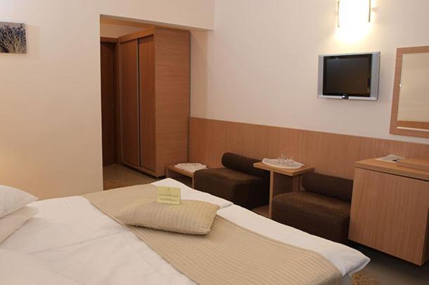 Hotel Sara Neptun Dış mekan fotoğraf